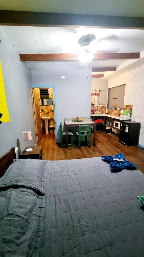 Hostal Henua Roa Hanga Roa Exteriör bild