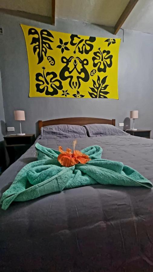 Hostal Henua Roa Hanga Roa Exteriör bild