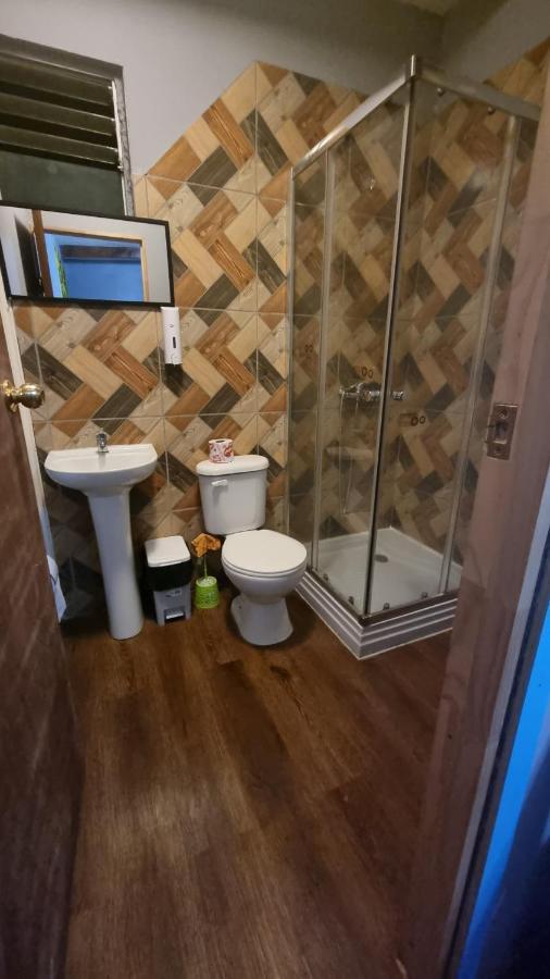 Hostal Henua Roa Hanga Roa Exteriör bild