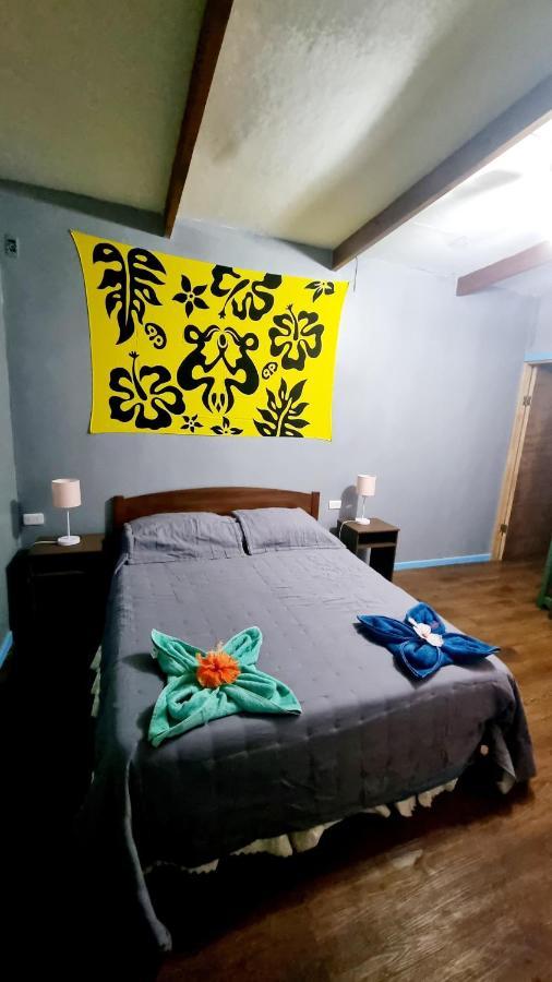 Hostal Henua Roa Hanga Roa Exteriör bild