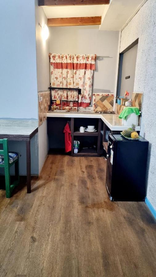 Hostal Henua Roa Hanga Roa Exteriör bild