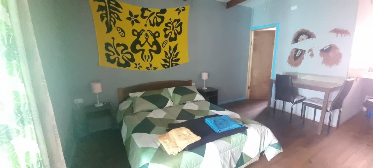 Hostal Henua Roa Hanga Roa Exteriör bild